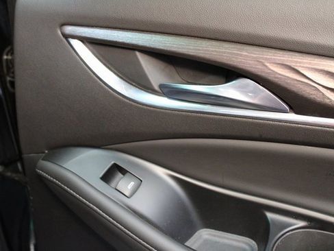 Used 2023 Buick Enclave Avenir image 11