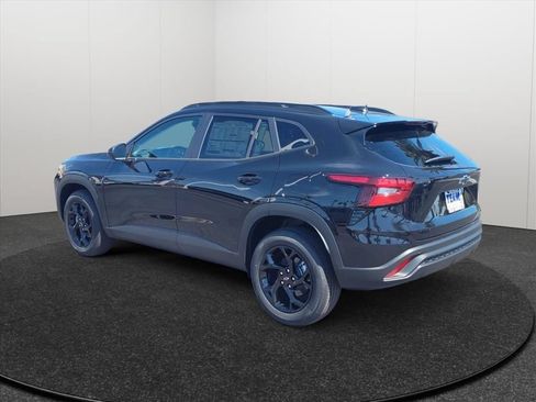 New 2026 Chevrolet Trax LT w/ Driver Confidence Package FWD image 4