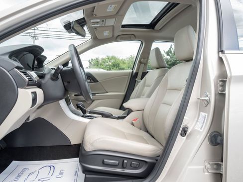 Used 2017 Honda Accord EX-L image 19