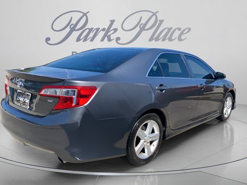 Used 2013 Toyota Camry SE FWD image 6