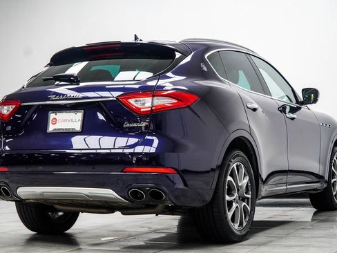 Used 2017 Maserati Levante w/ Luxury Package AWD/4WD image 11