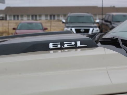 Used 2022 Chevrolet Silverado 1500 ZR2 w/ Technology Package AWD/4WD image 13
