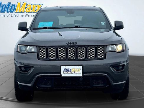 Used 2021 Jeep Grand Cherokee Laredo X AWD/4WD image 2