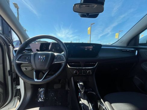 Used 2025 Buick Encore GX Preferred FWD image 34