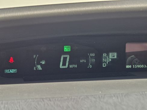 Used 2014 Toyota Prius Two FWD image 16