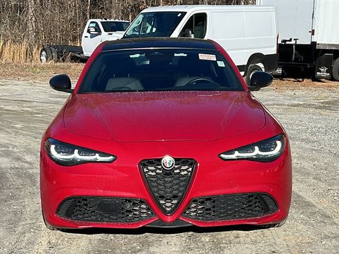Used 2025 Alfa Romeo Giulia AWD w/ Veloce Package AWD image 3