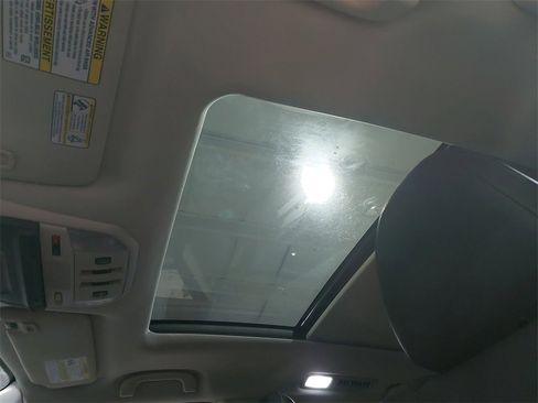 Used 2022 Subaru Ascent Limited w/ Technology Package image 31