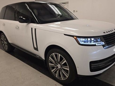 Used 2023 Land Rover Range Rover SE image 4