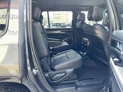 New 2026 Jeep Grand Wagoneer 4WD image 8