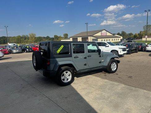 Used 2015 Jeep Wrangler Unlimited Sahara w/ Dual Top Group image 5