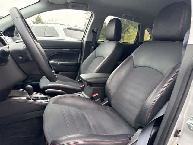 Used 2025 Mitsubishi Outlander Sport SE AWD/4WD image 13