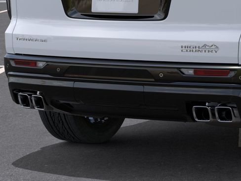 New 2026 Chevrolet Traverse High Country w/ LPO, Floor Liner Package FWD image 38