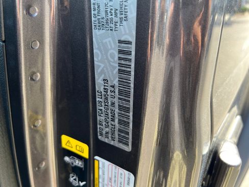 New 2025 Jeep Wrangler Unlimited Rubicon w/ Technology Group image 25