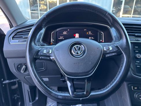 Used 2019 Volkswagen Tiguan SEL image 16