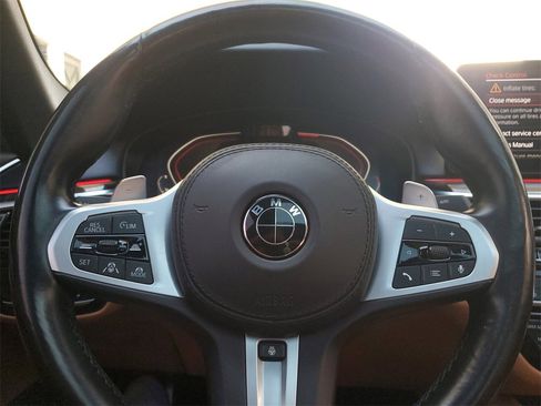 Used 2021 BMW M550i xDrive w/ Executive Package image 25