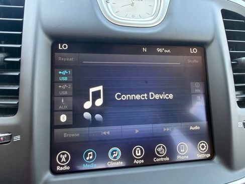 Used 2017 Chrysler 300 Limited RWD image 22