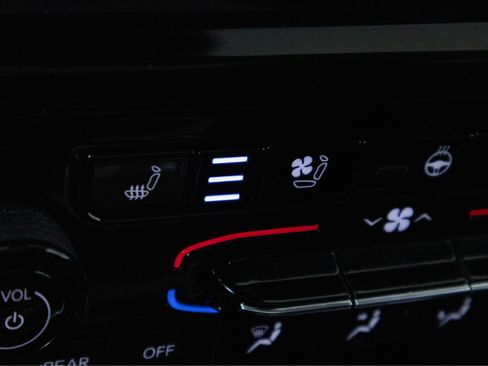 Used 2023 Jeep Grand Cherokee 4WD 4xe w/ Luxury Tech Group II image 22