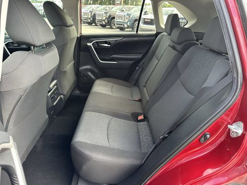 Used 2020 Toyota RAV4 XLE w/ Convenience Package FWD image 18