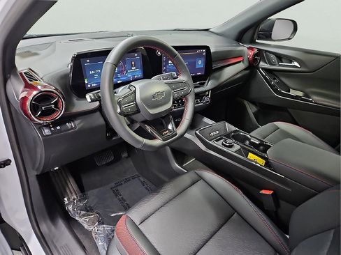 Used 2026 Chevrolet Equinox RS image 8