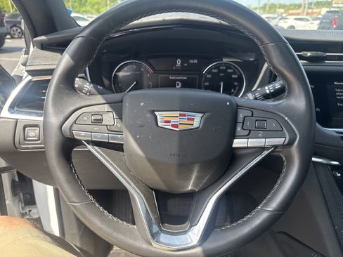 Used 2024 Cadillac XT6 Luxury w/ LPO, Floor Liner Package AWD/4WD image 18