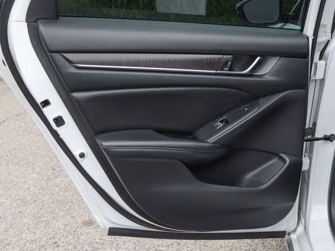Used 2021 Honda Accord Touring image 38