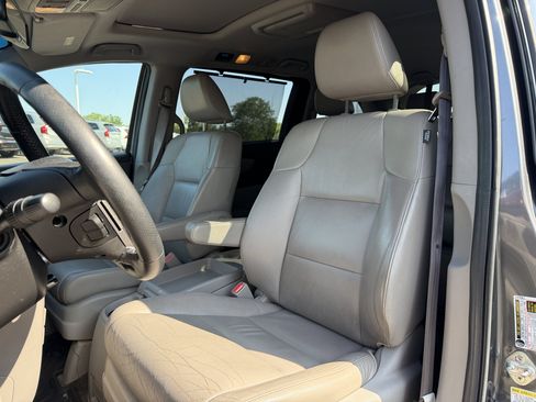 Used 2012 Honda Odyssey Touring Elite image 8