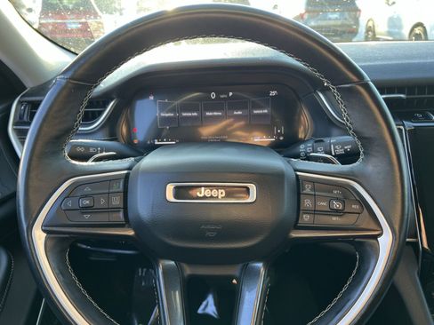 Used 2021 Jeep Grand Cherokee L Laredo w/ Luxury Tech Group I image 16