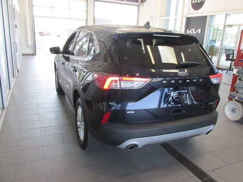 Used 2021 Ford Escape SE image 6