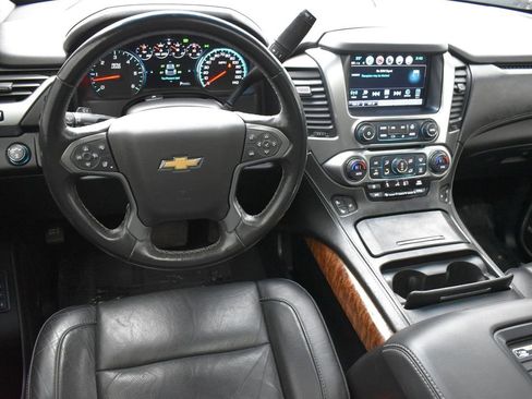 Used 2019 Chevrolet Suburban Premier image 16