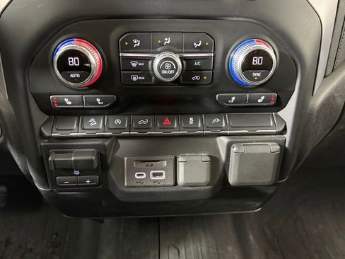 Used 2022 GMC Sierra 1500 SLT image 16