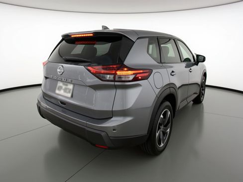 Used 2025 Nissan Rogue SV FWD image 9