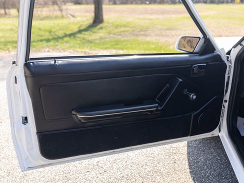 Used 1987 Ford Mustang LX image 31