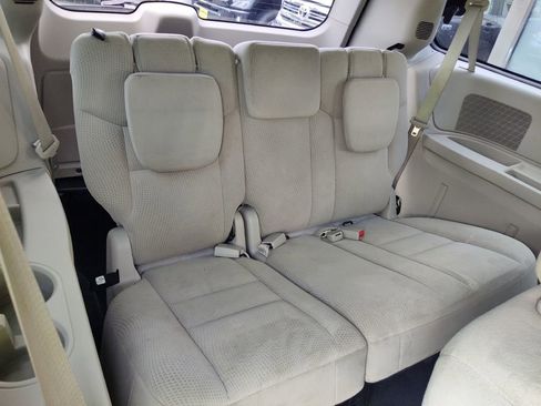Used 2016 Dodge Grand Caravan American Value Package w/ UConnect Hands-Free Group FWD image 15