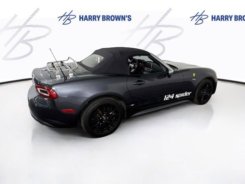 Used 2017 FIAT 124 Spider Classica RWD image 28