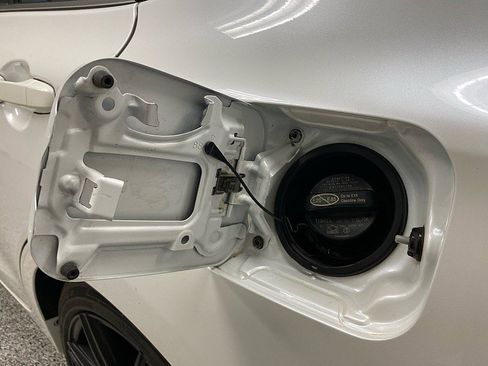 Used 2017 Toyota Camry XSE w/ Advanced Technology Package image 28