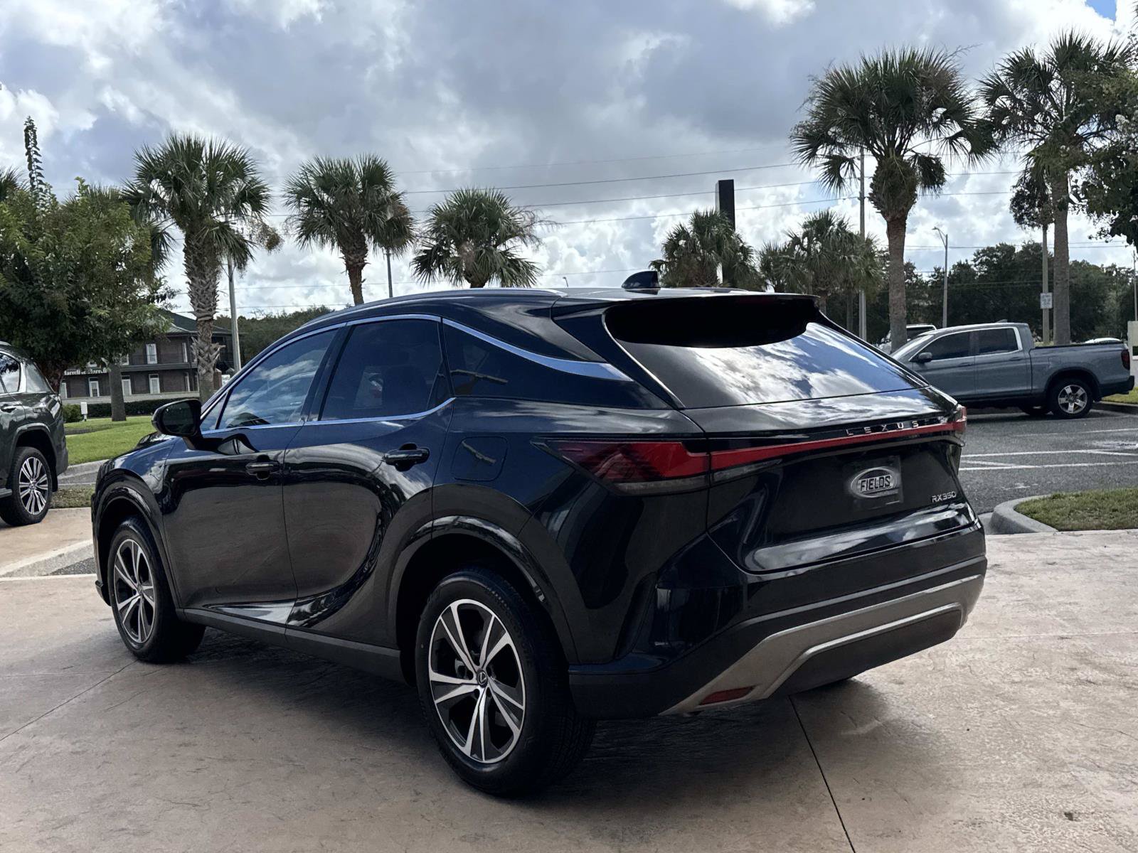 Used 2025 Lexus RX 350 Premium w/ Accessory Package (Z1) FWD image 6