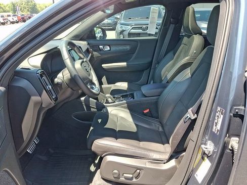 Used 2022 Volvo XC40 T5 R-Design AWD/4WD image 10