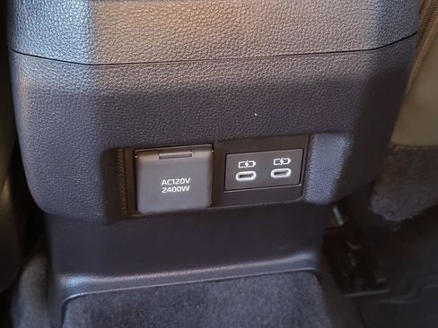 Used 2025 Toyota Tacoma 4x4 Double Cab Hybrid image 16