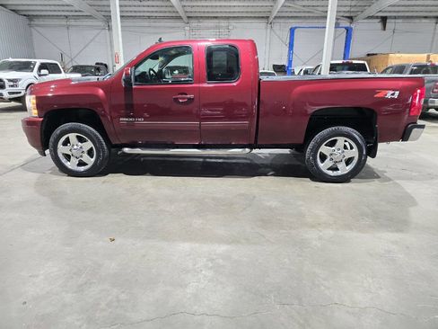 Used 2013 Chevrolet Silverado 2500 LT w/ Z71 Appearance Package AWD/4WD image 6