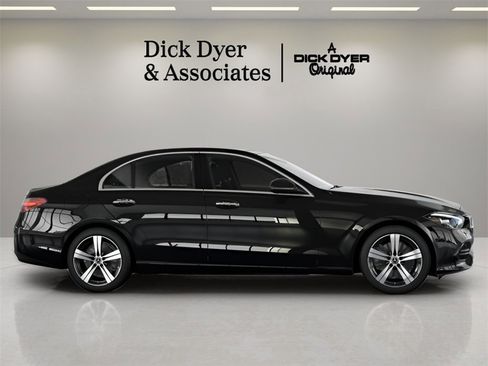 Used 2025 Mercedes-Benz C 300 Sedan image 4