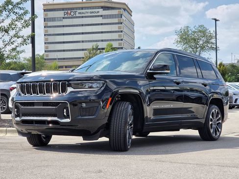 Used 2022 Jeep Grand Cherokee L Overland w/ Luxury Tech Group IV AWD/4WD image 31