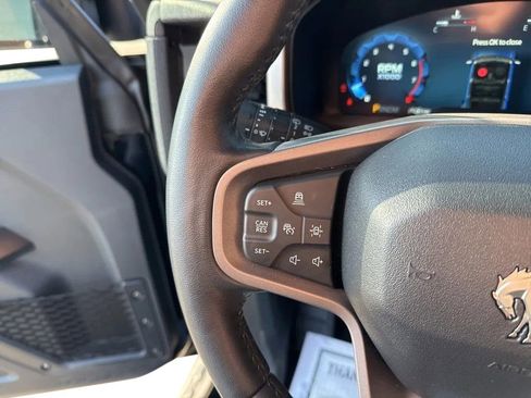Used 2025 Ford Bronco Outer Banks AWD/4WD image 17