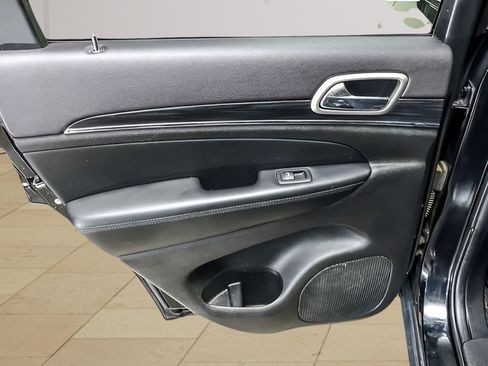 Used 2020 Jeep Grand Cherokee Limited AWD/4WD image 24