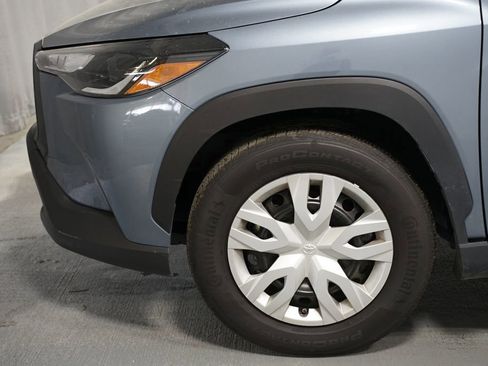 Used 2025 Toyota Corolla Cross L image 5