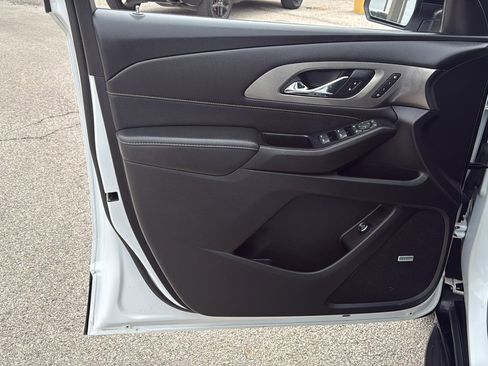 Used 2023 Chevrolet Traverse Premier w/ Redline Edition image 8