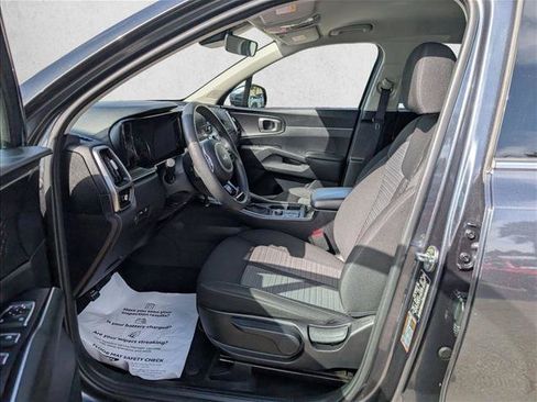 Used 2022 Kia Sorento LX FWD image 14