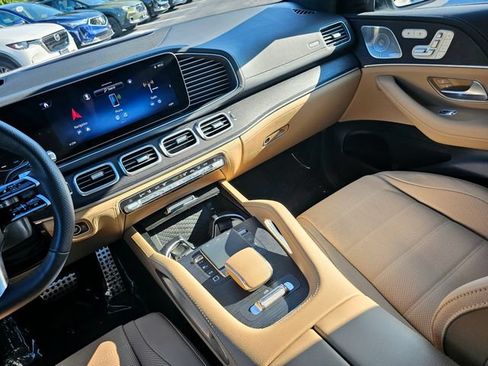 Certified 2025 Mercedes-Benz GLS 580 4MATIC image 37