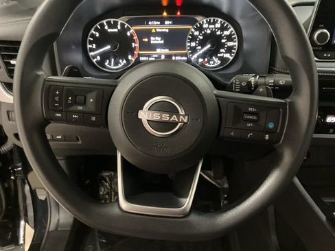 Used 2024 Nissan Rogue SV image 13