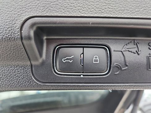 Used 2021 Ford Explorer XLT w/ Equipment Group 202A image 21