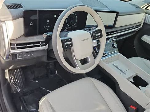 Certified 2025 Hyundai Santa Fe Calligraphy image 10